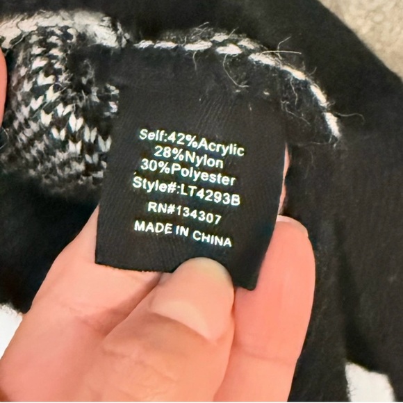 Revolve Line & Dot Black & White Checkered Sweater NWT Large - Picture 15 of 15